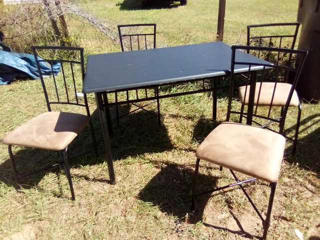 Nice Little Dining Room Table Set Very Clean Chairs $25