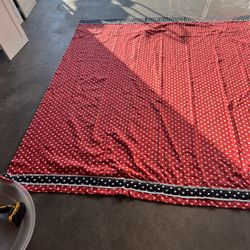 6 Pairs Of Courtains Like New Extra Clean No Smoke No Stains No Rips 