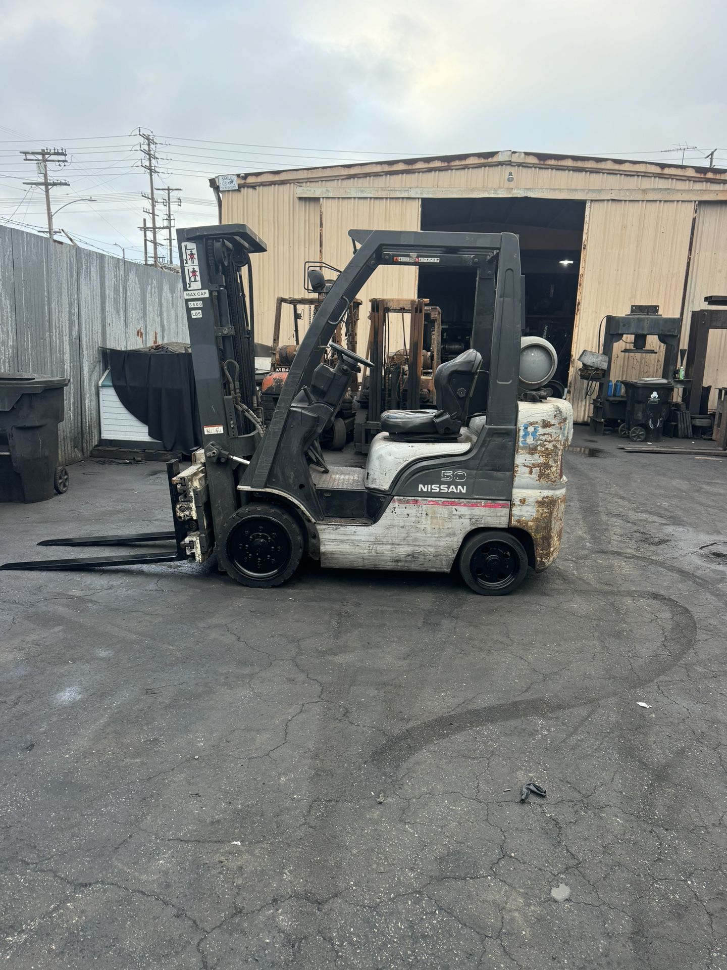 Forklift Nissan 5000 Lbs