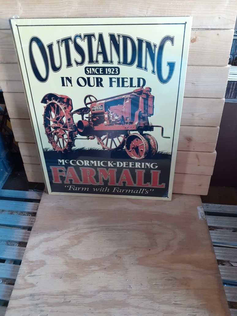 Farmall metal tractor sign 13 by 15 in