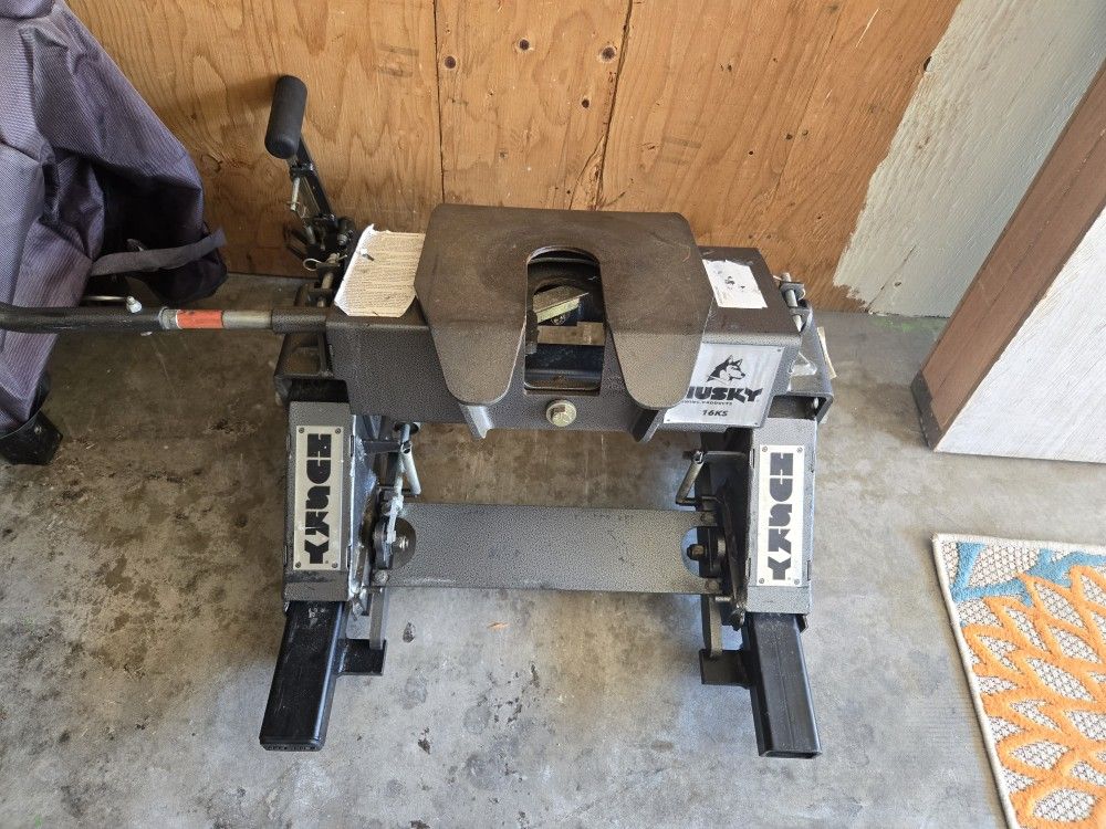 Husky 16ks Fifth Wheel Hitch