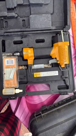 BOSTITCH BRAD nailer kit