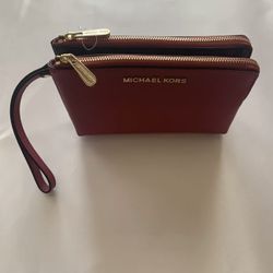 Michael Kors Double Gusset Wristlet 