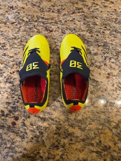 Soccer shoes. Mens size 8. Women size 9.5