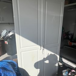 Utility/storage Cabinet With 3 Shelves