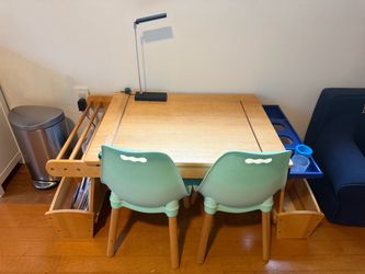 Wooden art desk for kids