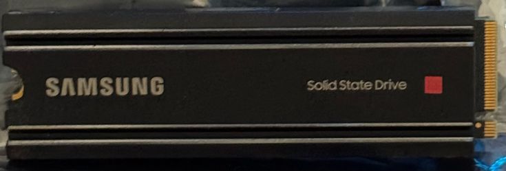2TB Samsung M.2 NVMe Solid State Drive with Heatsink