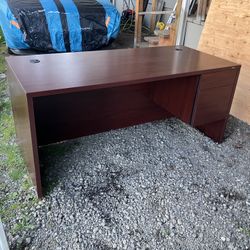 Office Desk With Metal Filing Cabinets 