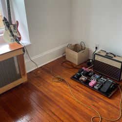 Pro Set Up, Full Pedal Board. Fender Strat (Jimi Hendrix) Vox Amp