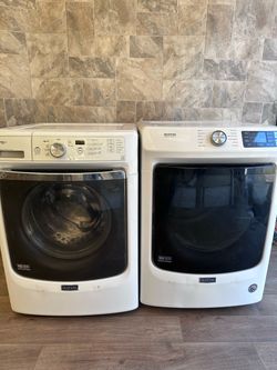 Maytag set gas Laundry