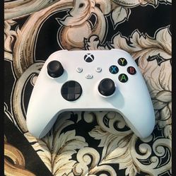 Black And White Xbox Controller