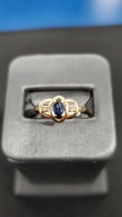 10 KT BLUE SAPPHIRE RING