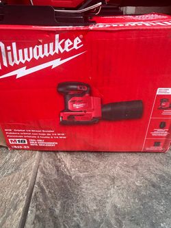 Milwaukee M18  sheet sander