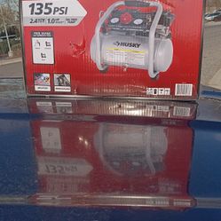 Husky 2 Gal Quit Air Compressor 135 Psi