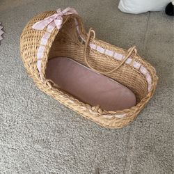 Wicker Baby Doll Bassinet 