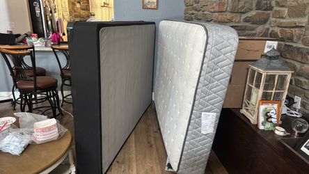 Full Size Mattress & Box spring