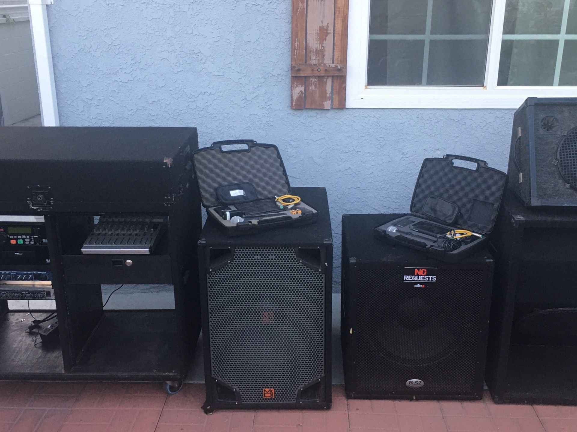 Audio professional DJ Equipments Speakers Shute Microphones Everything $350