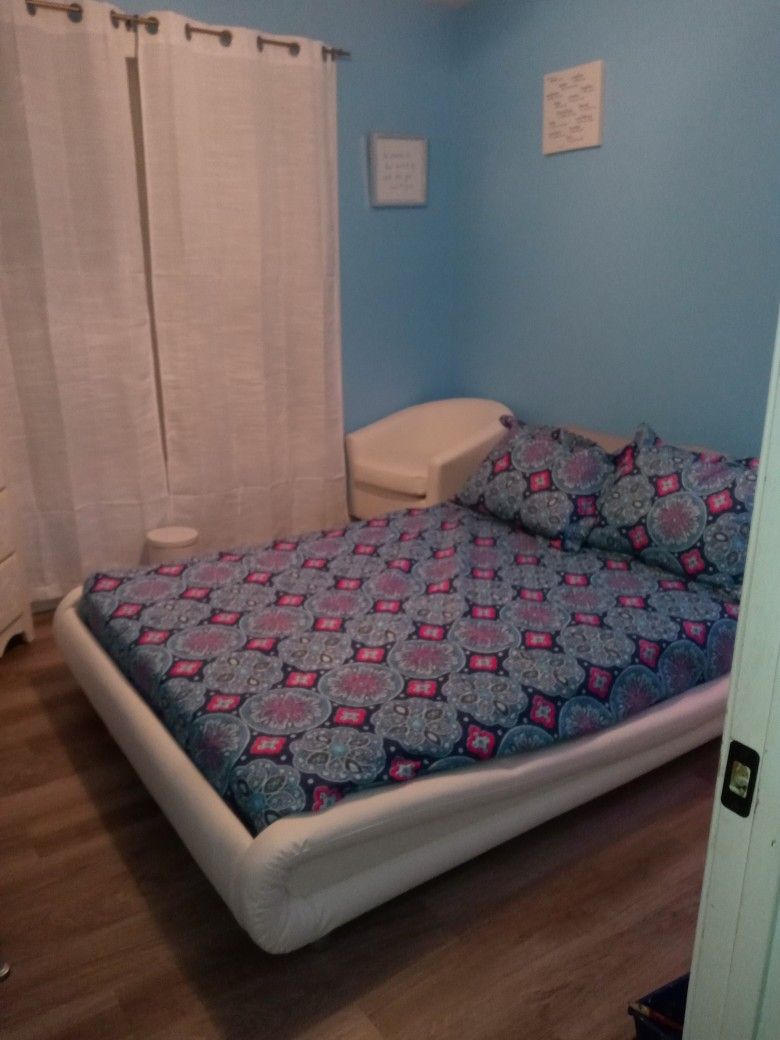 Platform Full Bed