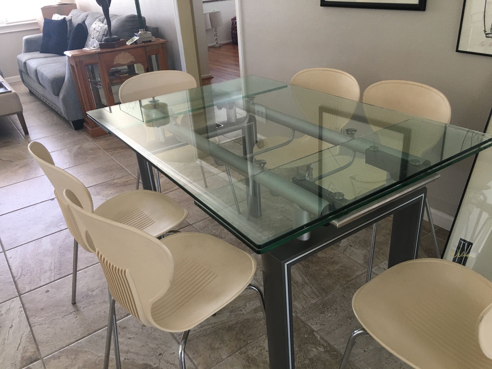 Nice Expanded Glass Table And Chairs , Sold Separate If You Want 