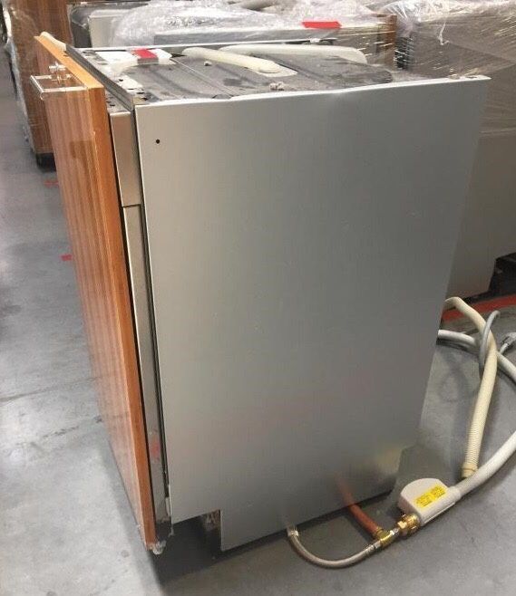 Miele Incognito Stainless Steel Dishwasher 24 W X 24 D X 32 H lupon