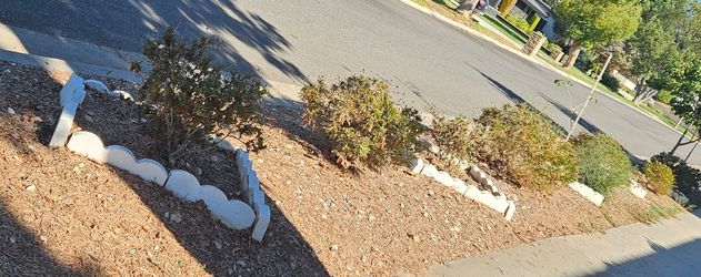 Free white brick scalloped edging