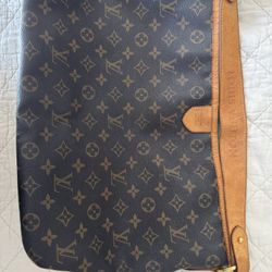 AUTHENTIC Louis Vuitton Purse