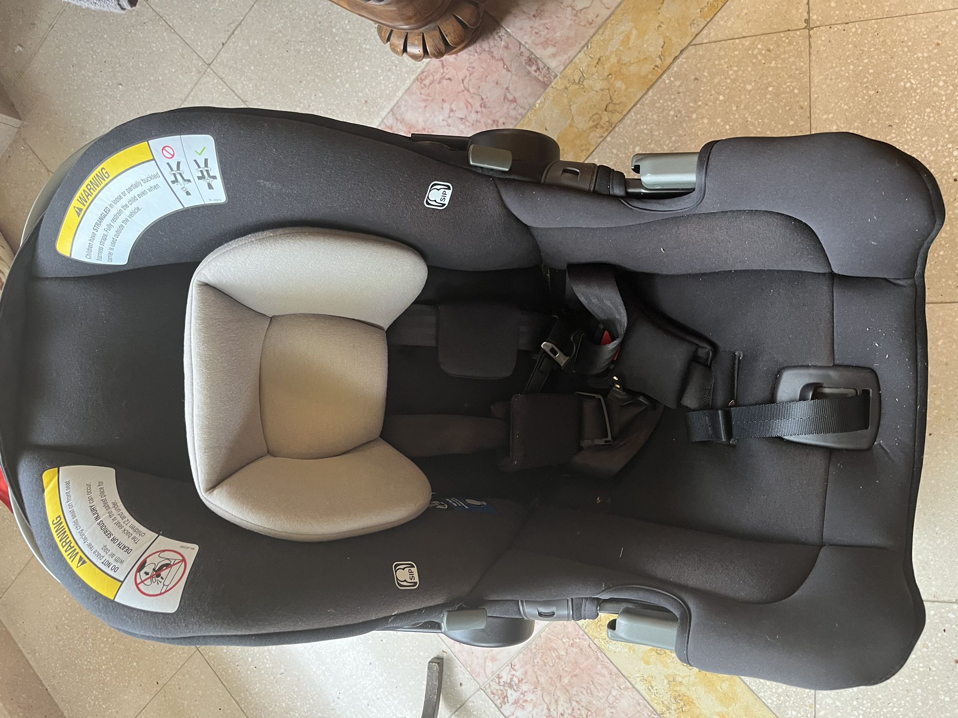 Nuna Infant Car seat