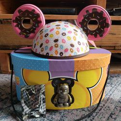 Disney Parks 3" Vinylmation Cutesters Too Sprinkles Donut Mickey Ears Earhat NIB Minnie Ears