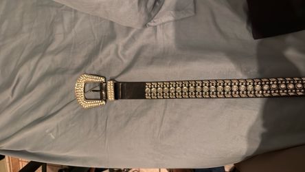 Gemstone belt
