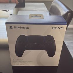 PS5 CONTROLLER NEW. 03/29/2026