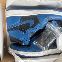 Air Jordan 1 Size 4 