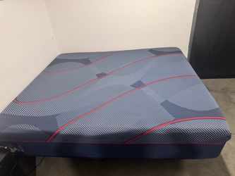 Sealy Posturepedic Elite Hybrid High Point 14” Medium California King Mattress with Adjustable Base