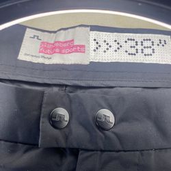 Very nice pants willing to trade Wellington negotiate they are brand new. I have other stuff available. I have other stuff available thank you.