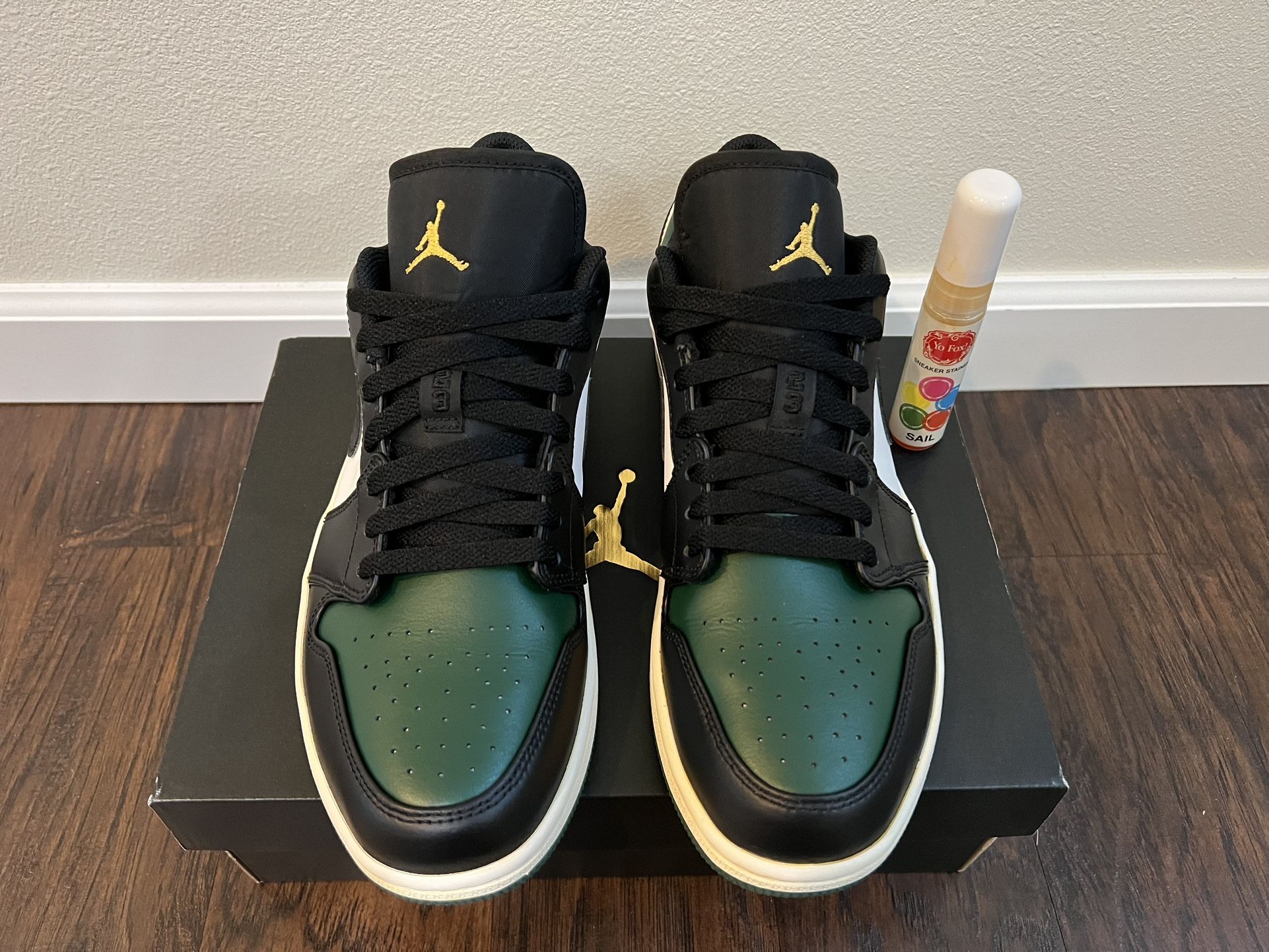Jordan 1 Low Green Toe Sz10