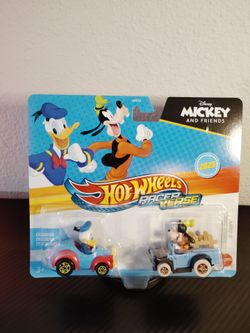 Disney Hot Wheels Racer Verse 2 pack cars Donald Duck & Goofy Exclusive