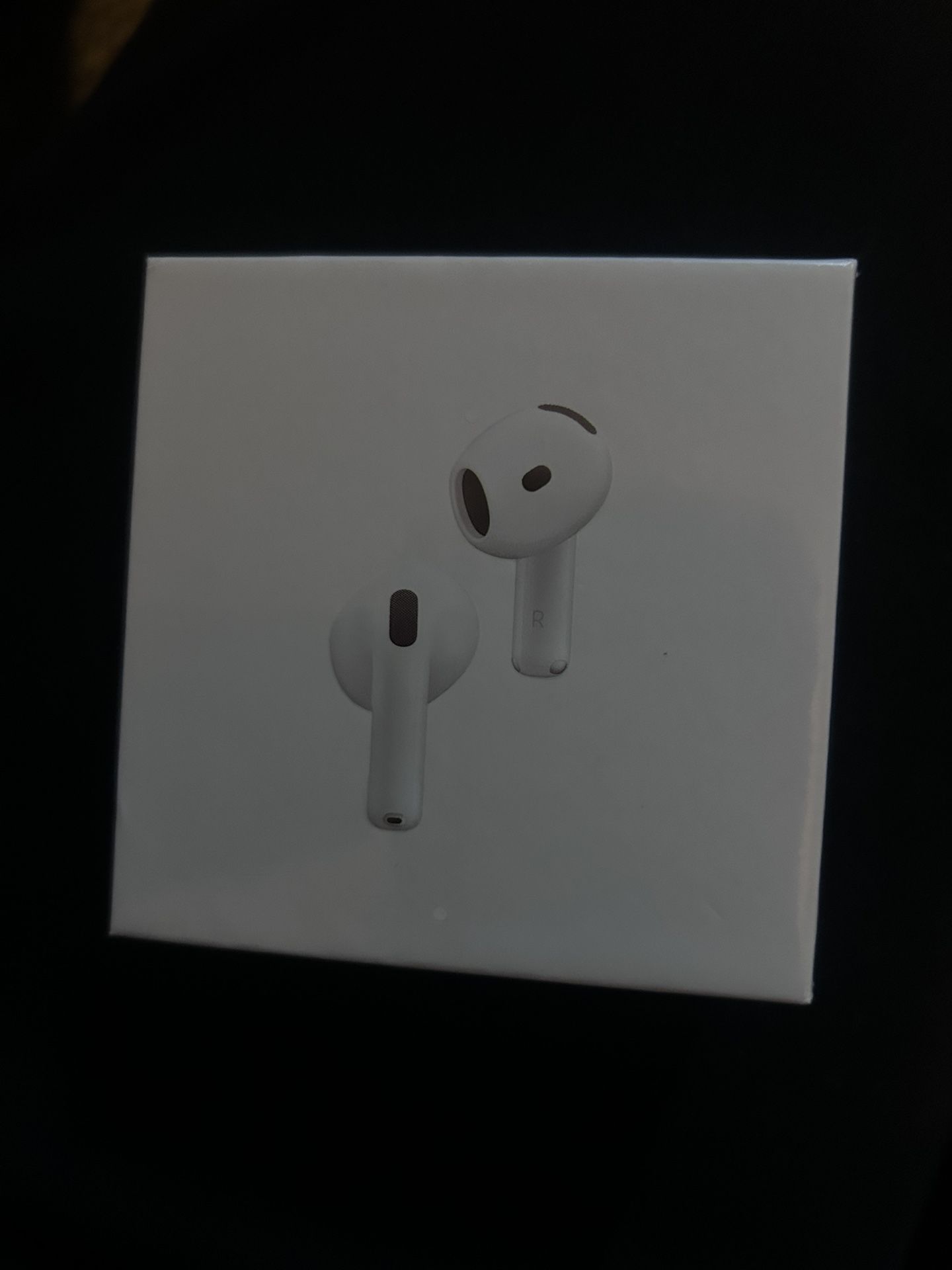 AIRPODS 4 WITH ACTIVE NOISE CANCELLATION BRAND NEW 