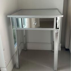 Two (2) Mirorred Nighstands