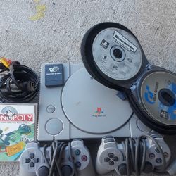 PlayStation1. With 3 games. Excellente condition.