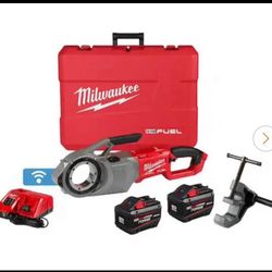 Milwaukee M18 Fuel One-Key Cordless Brushless Pipe Threader Kit with (2) 12.0Ah Batteries and Case