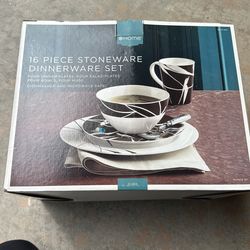 Dinnerware Set 