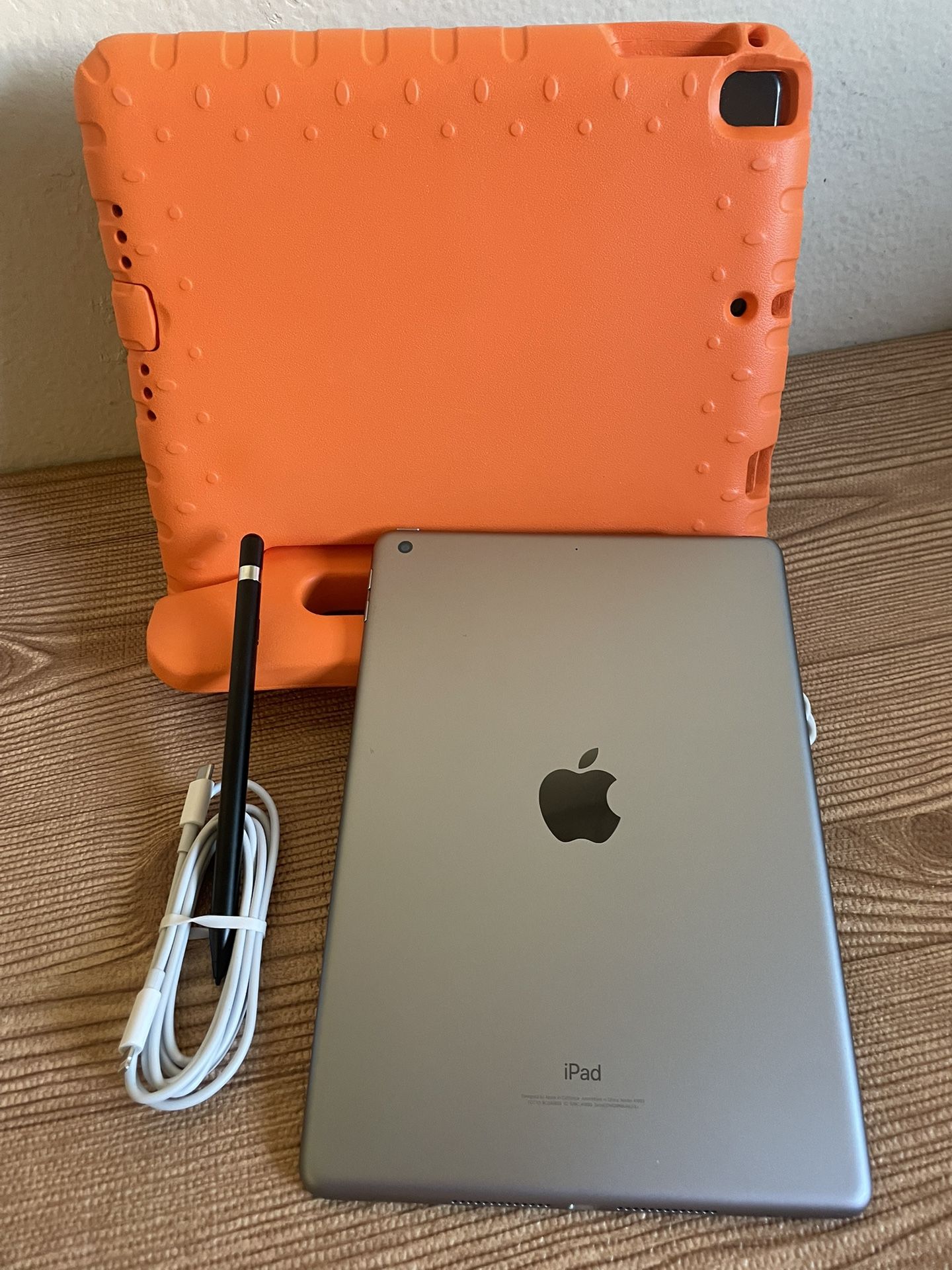iPad 6th Generation 32GB With Pencil And Kids Case
