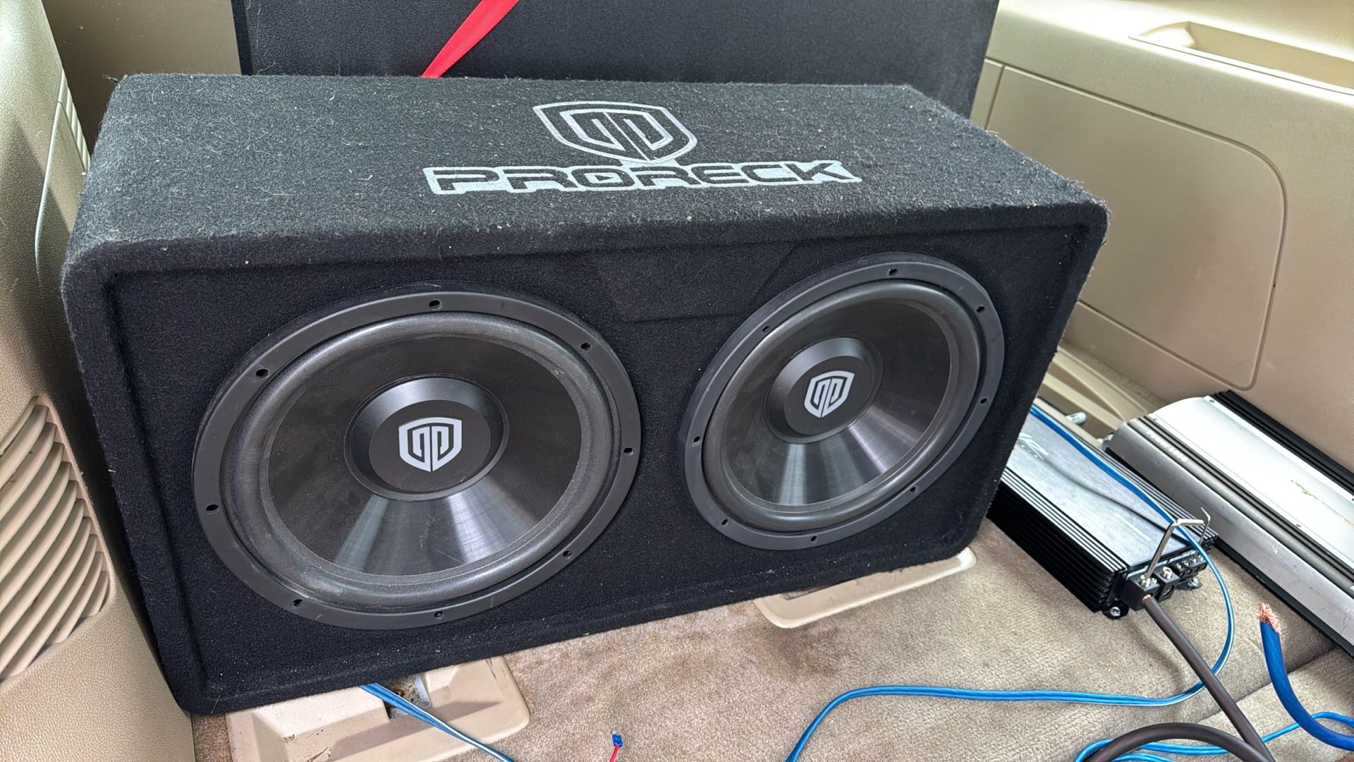 Proreck 12 In Subwoofer In Ported Enclosure