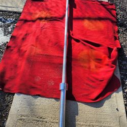 OLYMPIC 7' BAR.  45LBs  USED IN GOOD CONDITION  NO LABELS 
11525 S HALSTED  dunkin donuts/
7111.S WESTERN WALGREENS 
DELIVERY AVAILABLE $
65$.   CASH 