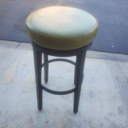 **Reduced Price!!!!***Pier 1 Imports Bar Stool *Used 