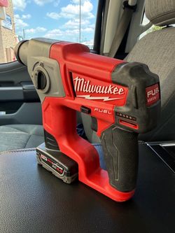 M12 FUEL 12V Lithium-Ion Brushless Cordless 5/8 in. SDS-Plus Rotary Hammer 4.0Ah Battery