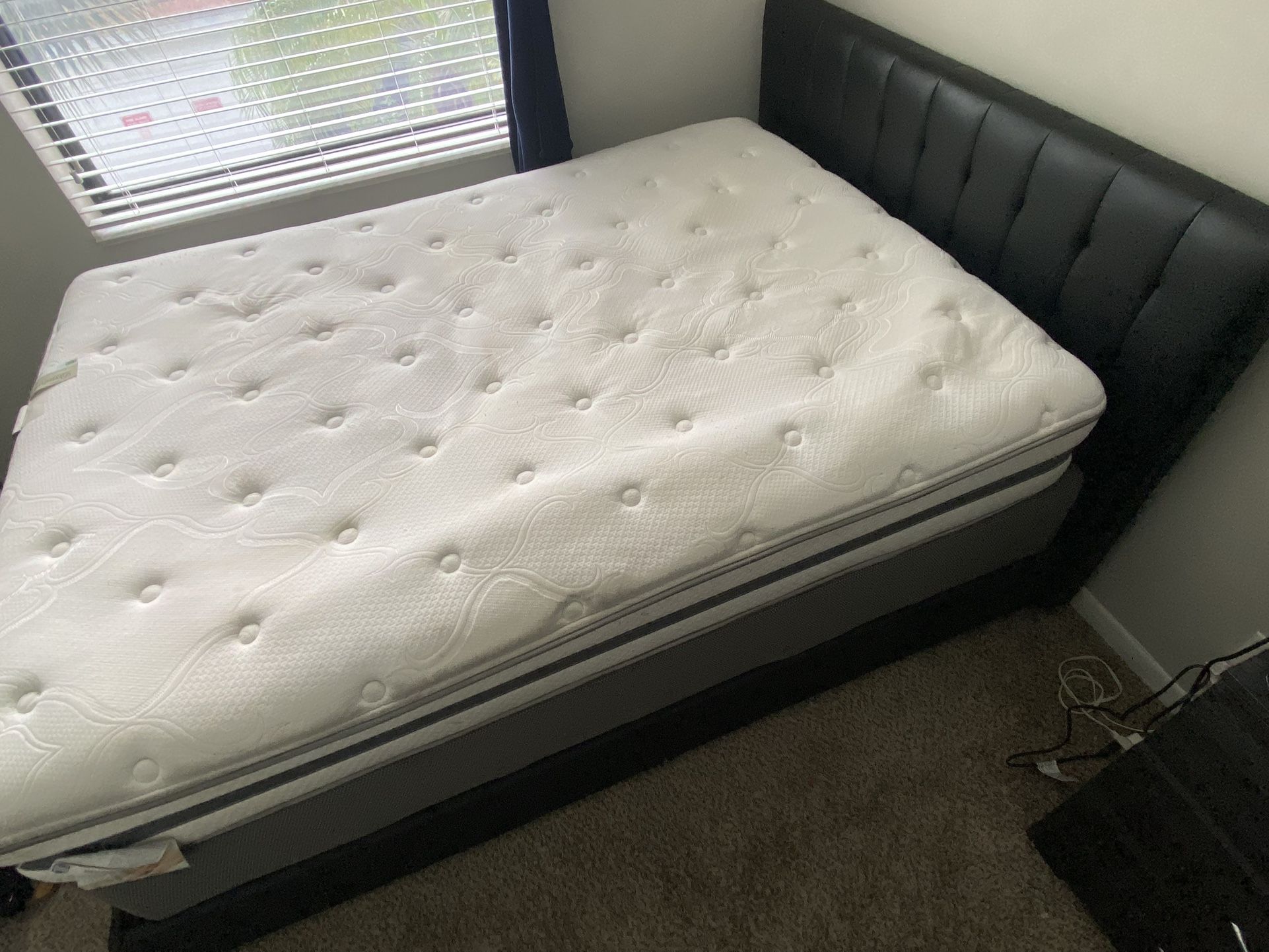 Beauty rest Mattress PICK Up 11/25 ONLY for Sale in Fort Lauderdale, FL OfferUp
