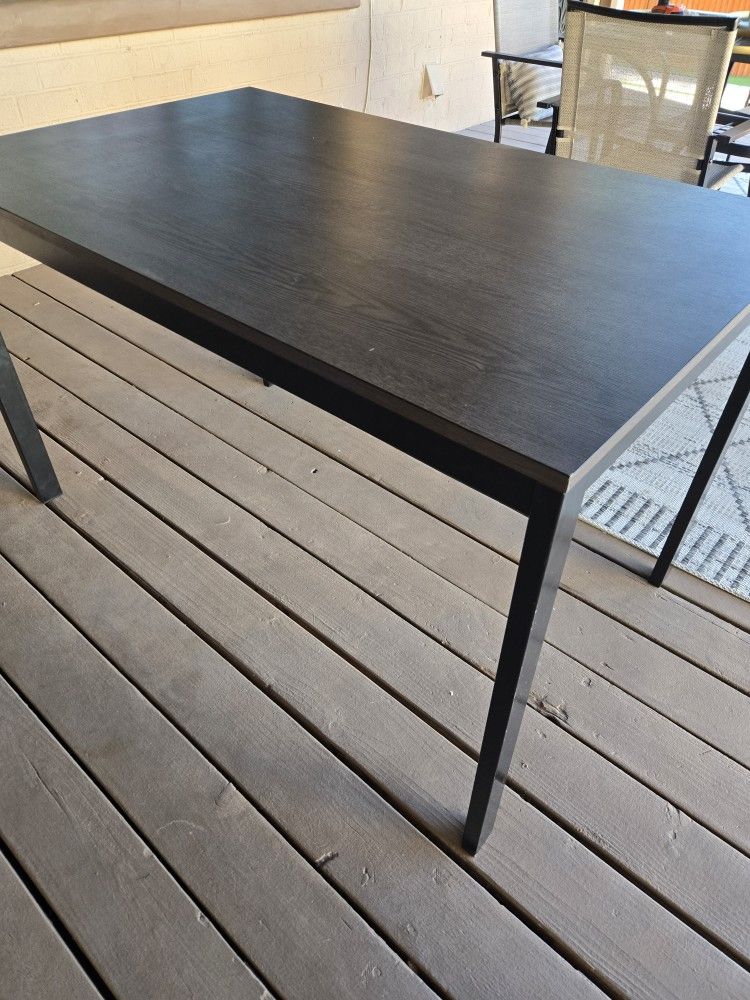 Extendable Dining Table 