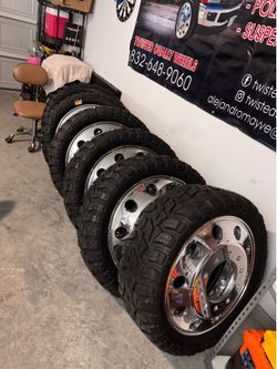 24in Alcoas on 35s mud tires NEW