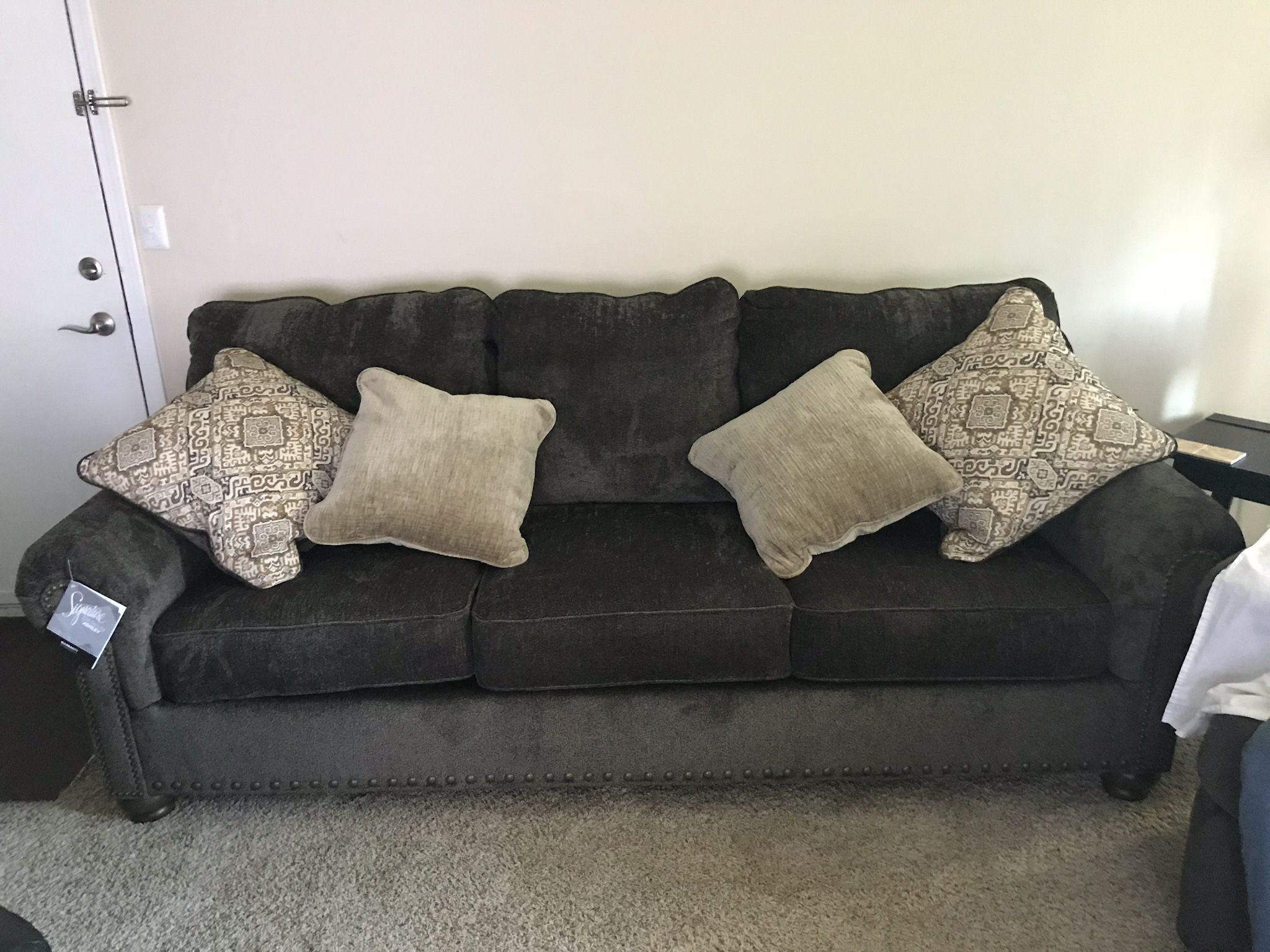 Beautiful Comfy Sofa, Like New Condition