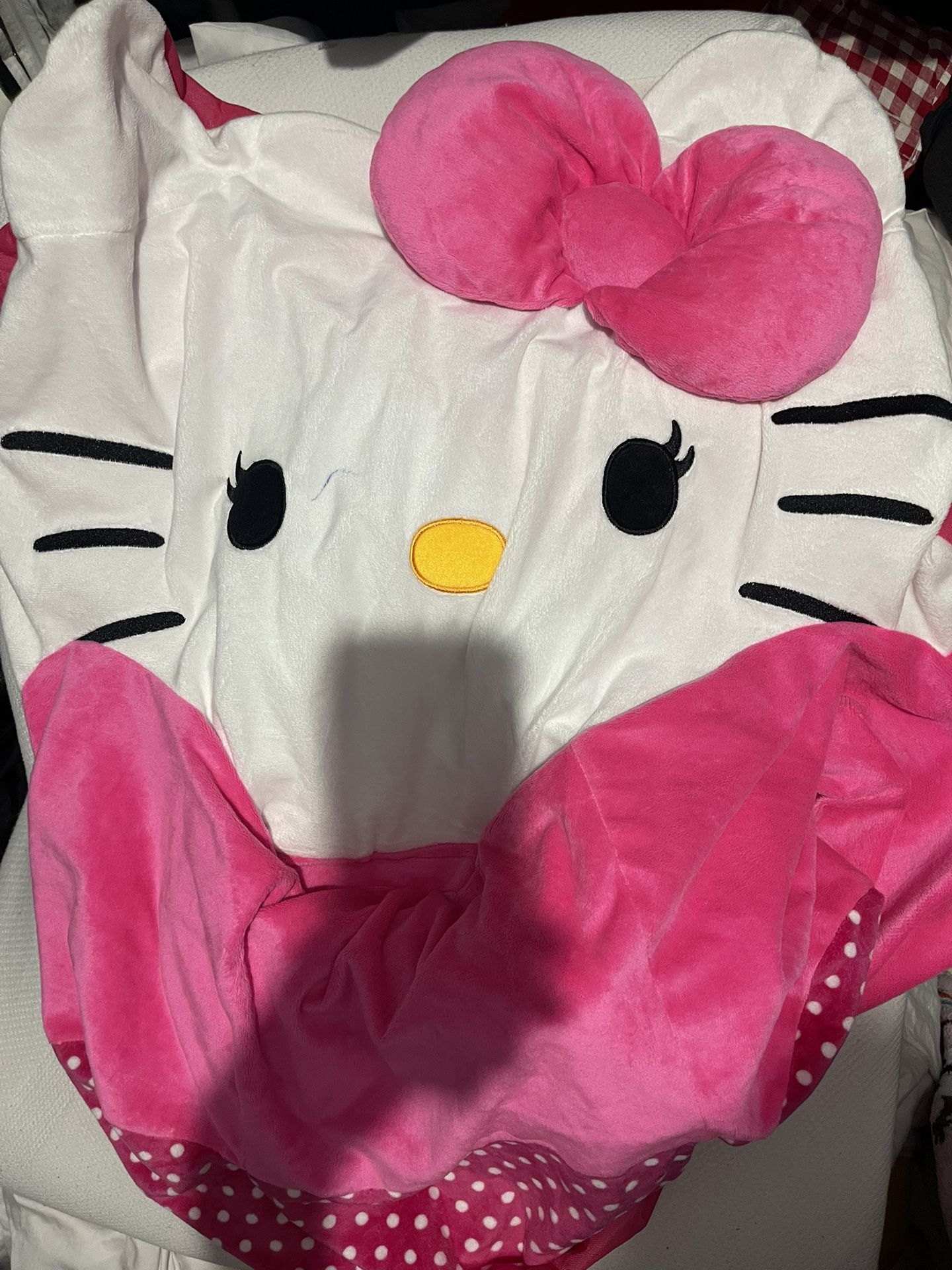 INFLATABLE HELLO KITTY CHAIR 